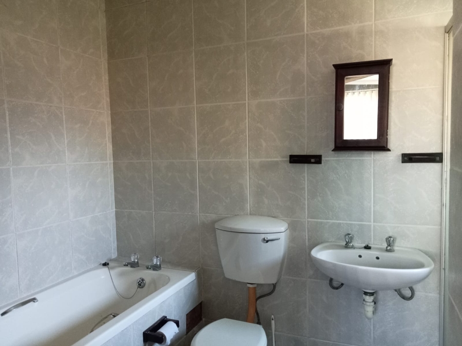 4 Bedroom Property for Sale in Greenfields Eastern Cape